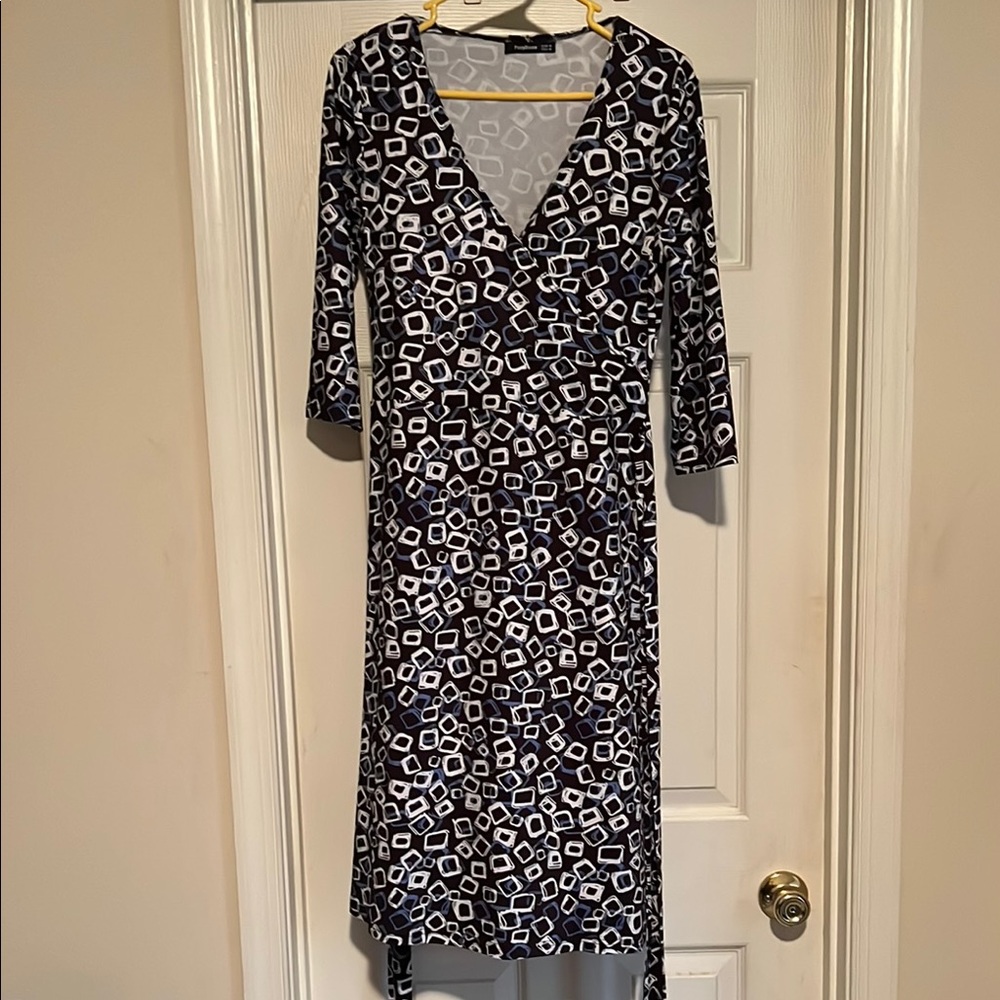 Elegant Black and White Geometric Dress